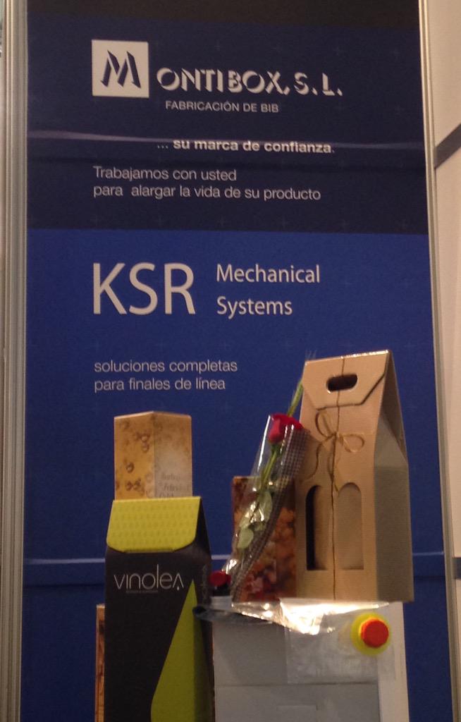 MONTIBOXSL's tweet photo. Feliç Sant Jordi 2015/Feliz San Jordi 2015.Hispack 2015.Feria Gran Vía 2015.Barcelona. http://t.co/LZXiW9zBNj