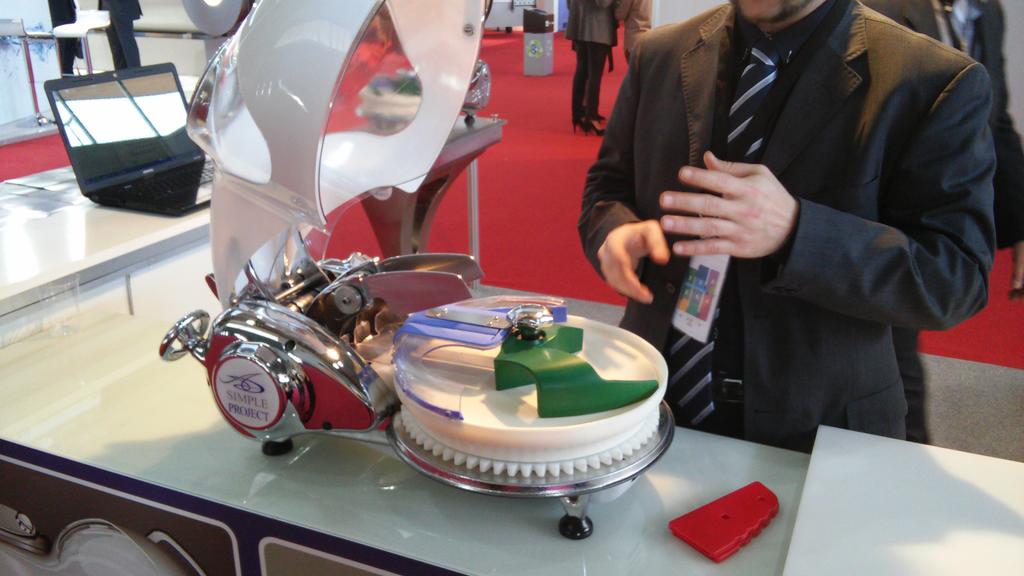 FoodtechBCN's tweet image. La primera máquina que permite hacer tártar sin calentar el carne #SimpleProject Hall 4 Stand A178