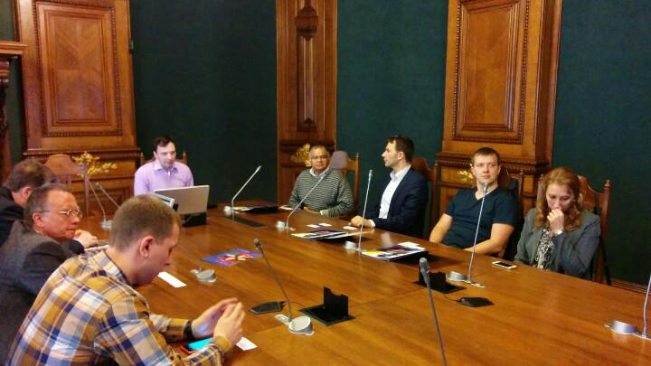 semiotproject's tweet photo. Dmitry presents #semiot project to vice-president of Oracle Corp. #semitproject #semanticweb http://t.co/BDmSxQMBcE