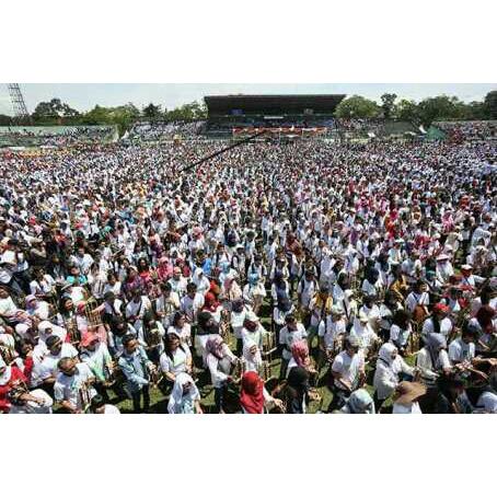 Suksess!! Angklung for the world KAA Pemecah rekor dunia 20.000 pemain <a href="/angklungudjo/">saung angklung udjo</a> BANDUNG'2015