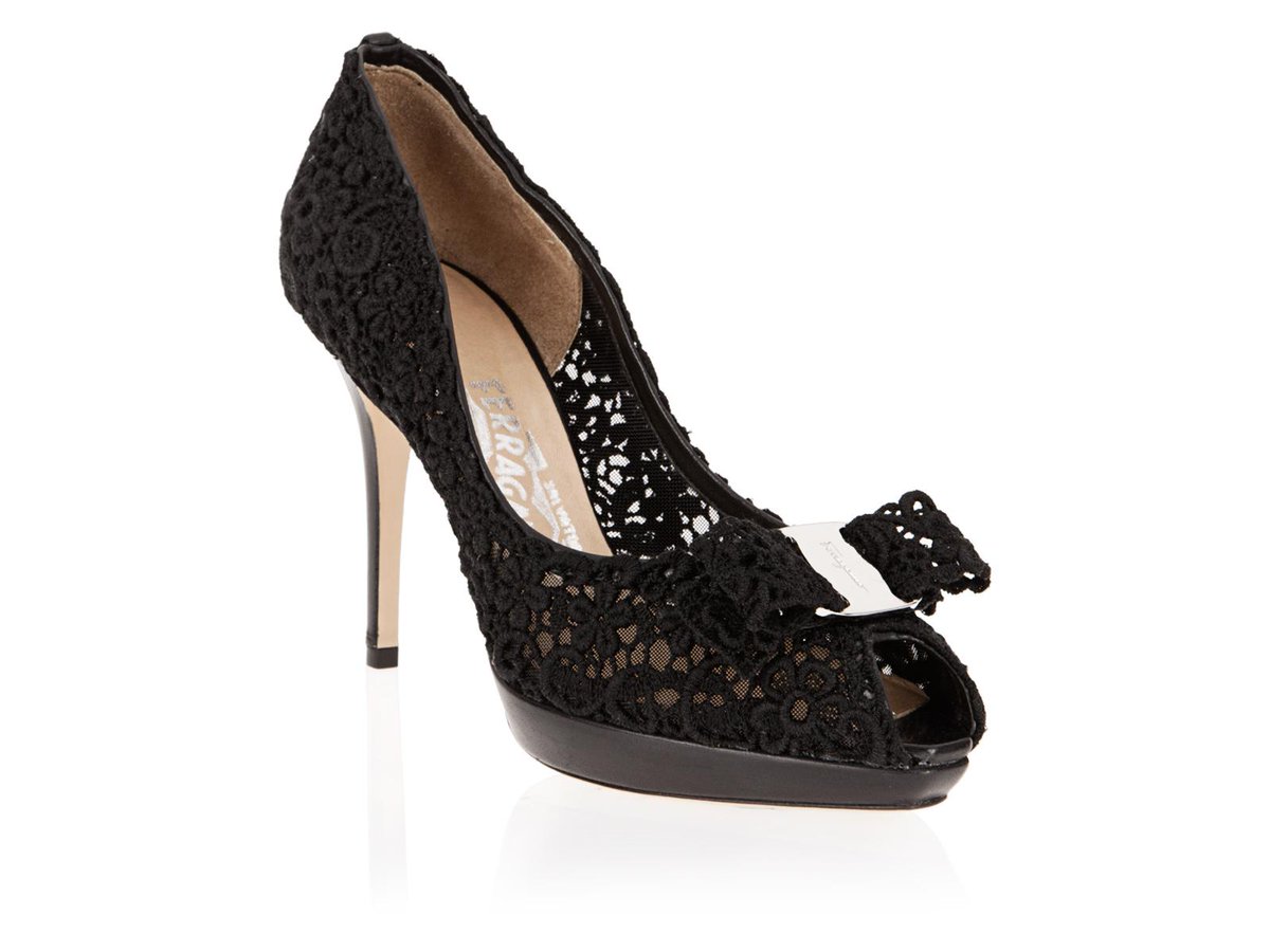 ChocolateTravl's tweet photo. Up there with great #chocolate is great #shoes. Together they can be #beautiful! More great #friends to come. http://t.co/Jhh21VaDpF