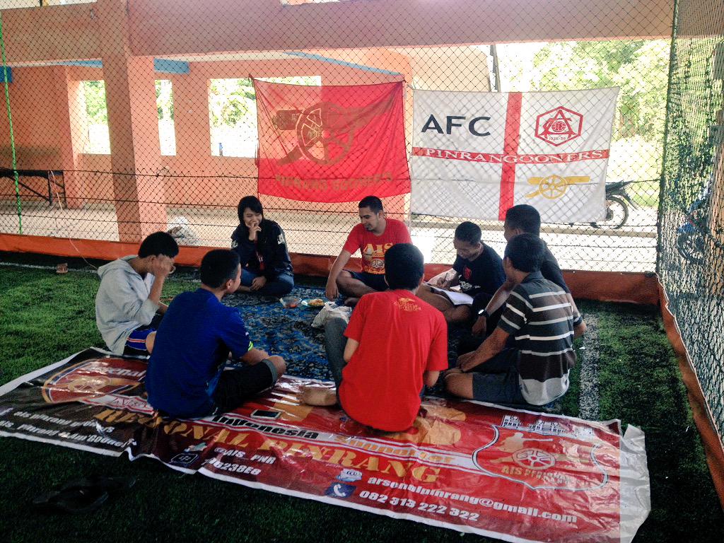 AIS_PNR's tweet photo. Rapat persiapan Anniversary #Aispinrang !!! @FathirFutsal http://t.co/DAfFPMvlcK