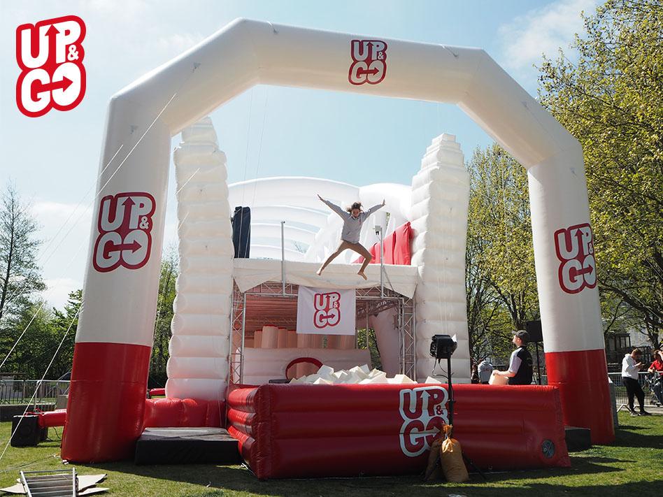 SkintLondon's tweet photo. Have an energetic lunch break &amp; go bouncing on the @UpandGoUK assault course @southbankLondon FREE http://t.co/qfju7Vzxsu #skint