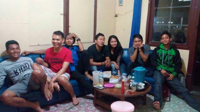nyonyaMuda1's tweet photo. Ngummpul bareng para agen,,,!! http://t.co/88JnqUgTIr