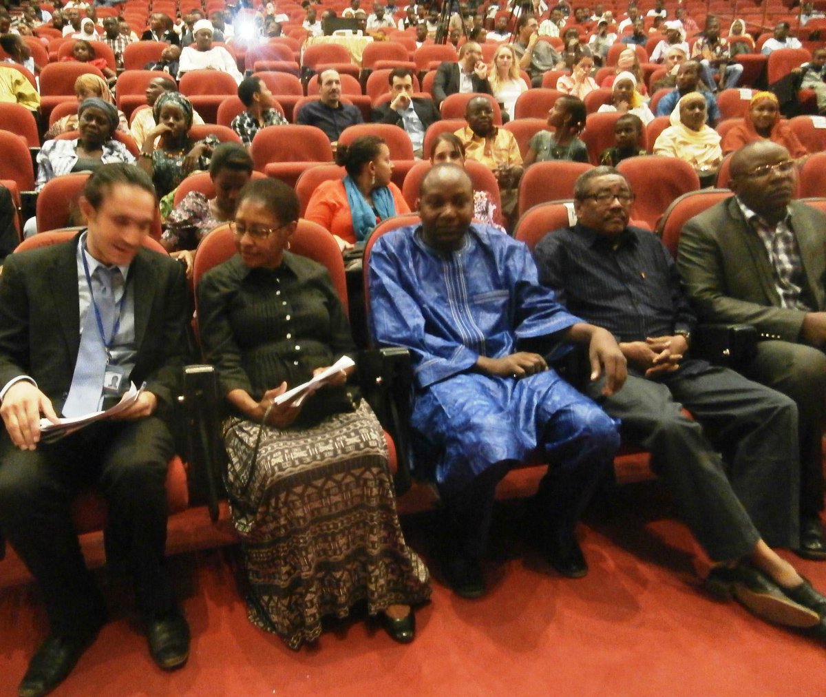 GLaminou's tweet photo. Vernissage du #TOURMI 2è film du programme #CinémaMobile pr #PDev2 le vendredi 17-4-15 au #PalaisDesCongrès #Niamey http://t.co/iy5zVnum6I