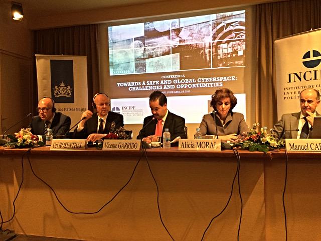 GCCS2015 tweet media