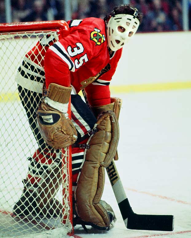 Tony Esposito, 72 today, wearing his Cooper GM12s and probably a pair of Pop Kenesky pads. Happy birthday, Tony! 