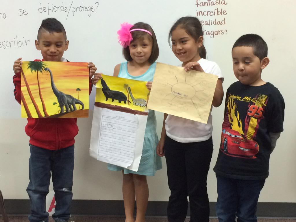 SucreClass's tweet photo. #bobcatscan #bobcatsworkingtogether @MemorialPISD. Kinder Dinosaurs research using the 4 C's. http://t.co/bJ63PzkeZU