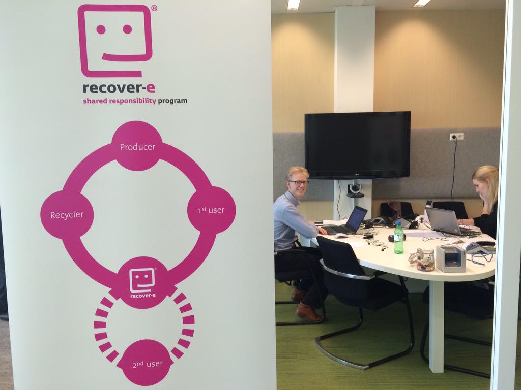 VioletaPaginu's tweet photo. Recover E rollout @RHDHV with #Kimmel #Mentink http://t.co/LU0fMx05xt