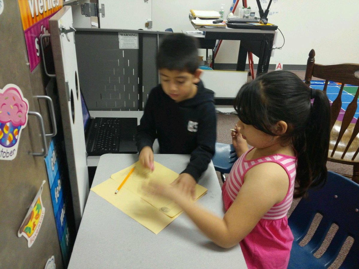 iCurtisClass's tweet photo. Dinosaur Research using the 4 C's. http://t.co/jnTXWTMUG2