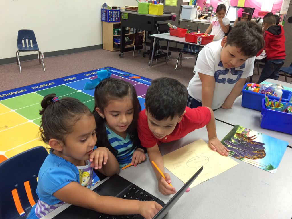 SucreClass's tweet photo. #bobcatscan #bobcatsworkingtogether kindergarten doing a dinosaurs search. 4C's http://t.co/FPTpstaq9N