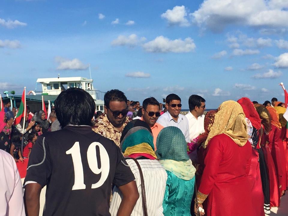 Firaash (@phiraash) on Twitter photo Naifaru futsal dhandu hulhuvumuge rasmiyyaathah <a href="/Ahmed_Adeeb/">Ahmed Adeeb</a> <a href="/em_saeed/">Mohamed Saeed</a> <a href="/mshainee/">Mohamed Shainee</a> <a href="/ahmed_nihan/">Ahmed Nihan</a> naifarah vadaigenfi! Naifaru futsal dhandu hulhuvumuge rasmiyyaathah <a href="/Ahmed_Adeeb/">Ahmed Adeeb</a> <a href="/em_saeed/">Mohamed Saeed</a> <a href="/mshainee/">Mohamed Shainee</a> <a href="/ahmed_nihan/">Ahmed Nihan</a> naifarah vadaigenfi!
