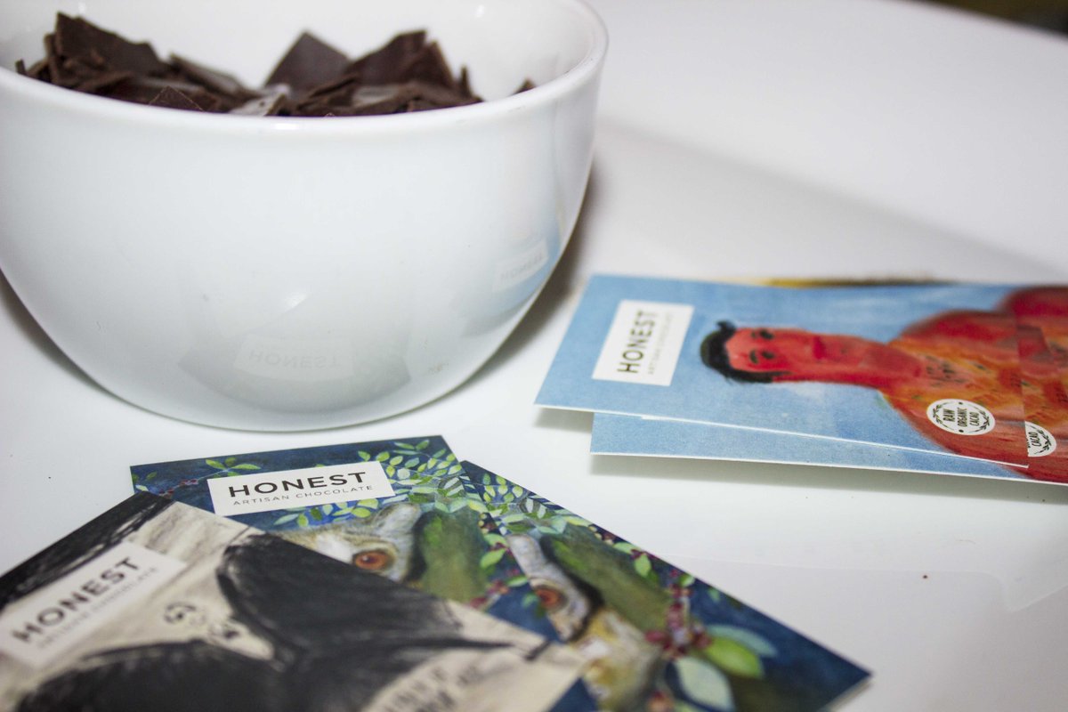 Craft_andDesign's tweet photo. Thanks for the chocolate @HonestChoc- it was delicious & our guests thought so too! #PopupShopLaunch #Beyond2014 http://t.co/C89lmxE8aj