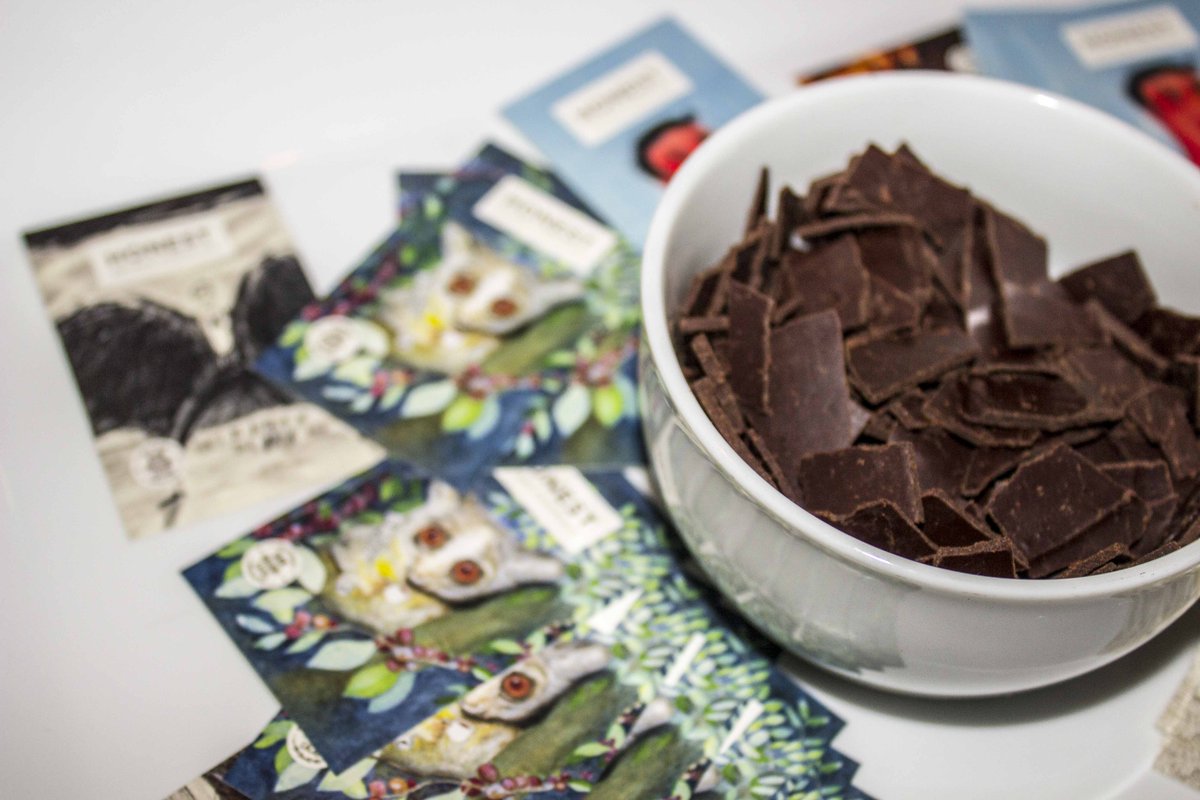 Craft_andDesign's tweet photo. Thanks for the chocolate @HonestChoc- it was delicious & our guests thought so too! #PopupShopLaunch #Beyond2014 http://t.co/C89lmxE8aj
