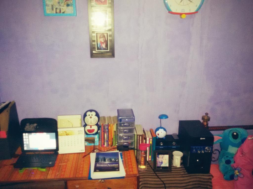 Elsyaf_Note's tweet photo. Buat mamah buat papah...semangattt 🙆🙆🙆🙆 skripsweet 📚💻💺 http://t.co/NNd9Wx3fCS
