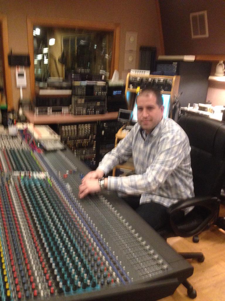 Beatmaster_Prod's tweet photo. Beatmaster Productions live in the studio with Taylor made Productions working on the next project #tylerb http://t.co/veDDLT1Wb9