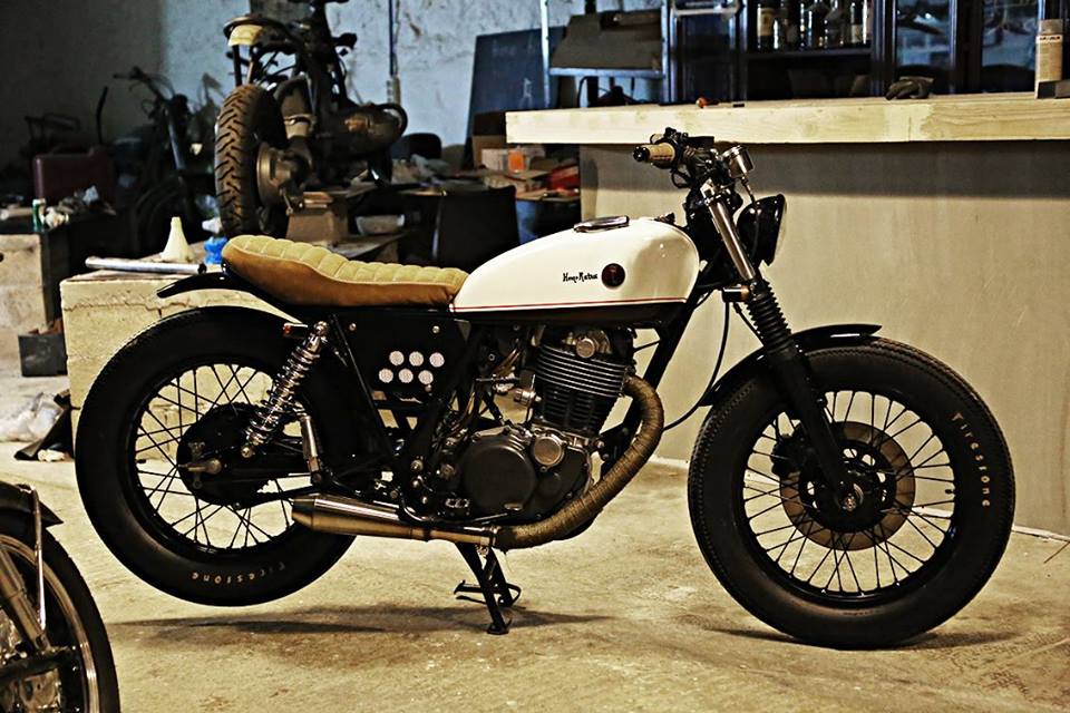 homoratus's tweet photo. Just finished! #yamaha #sr500 #tracker #custom #homoratus #garage #athens http://t.co/BmT2yCEtX0