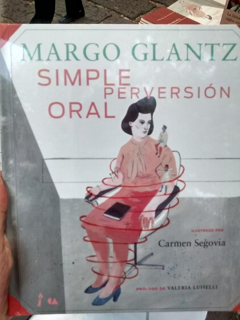 Hoy a las 19:00 hrs. en el CC UNAM Morelia se presenta "Simple Perversión Oral" de Margo Glantz.
#FelizDiaDelLibro