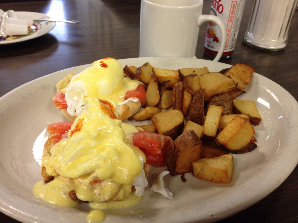 Thursday #treat #midweek #brunch at <a href="/jethrosfinegrub/">Jethro's Fine Grub</a> #followyourblyss