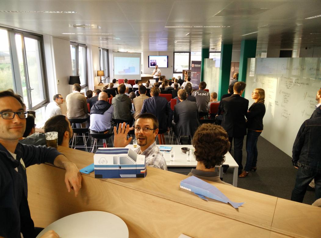 RueDuWeb's tweet photo. Super partenariat #offbar_onspace #rueduweb #creaspark #nest_up http://t.co/VyhJhiOyVg