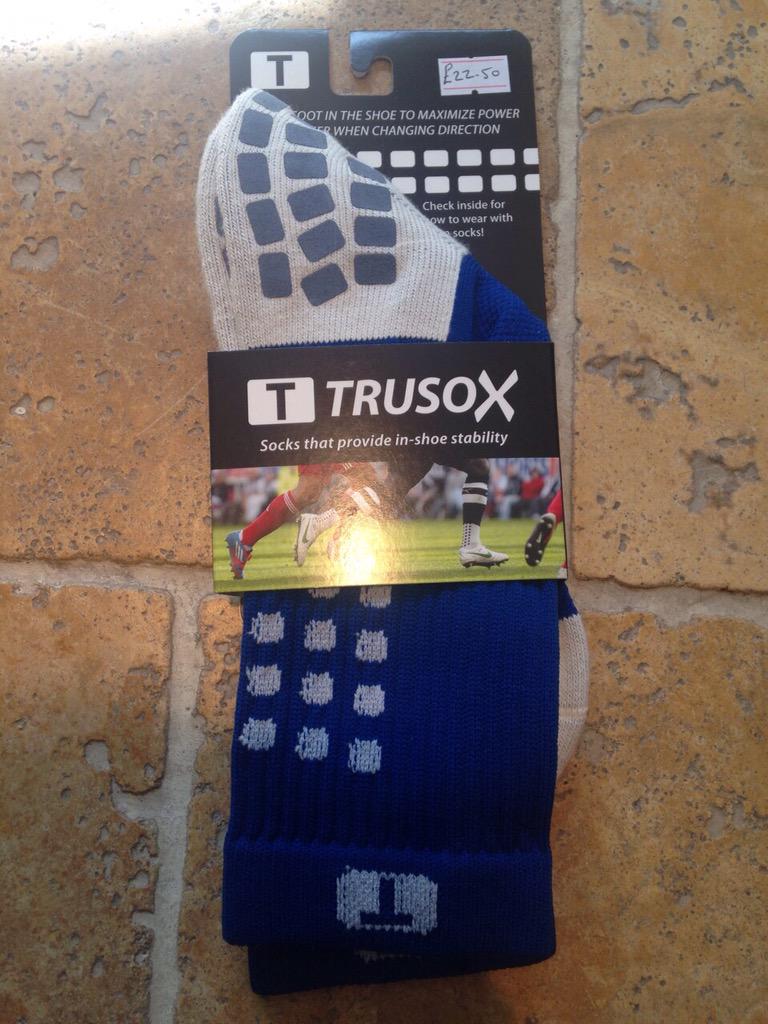 CmacGloves's tweet photo. Competition time FOLLOW &amp; RT #CmacGloves to win a pair of @TruSox &amp; a pair of gloves winner picked sat. http://t.co/ipz1XT55ry