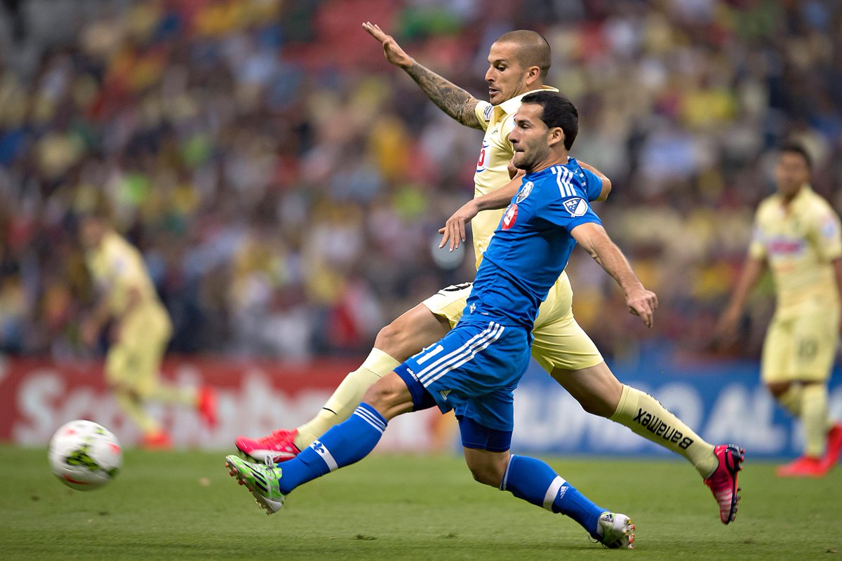 cfmontreal's tweet photo. Retour sur le match #CAvMTL en images. Photos from first leg of CCL final at Estadio Azteca #IMFC #marquonslhistoire http://t.co/ElGF18OsQe