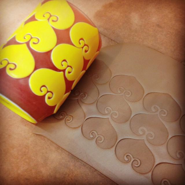 elmirainstagram's tweet image. First roll #mugmaking #slabbuilding #texture by colleenceramics