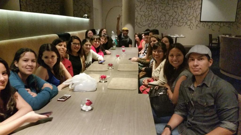 SAMOALLSTAR's tweet photo. #LasyLosMejoresFans @InevitablesArg @TodoCambio_Arg @SamoChicasArg  Que lindo la pasamos esa tarde. Los extraño. http://t.co/muPbF8Nrva