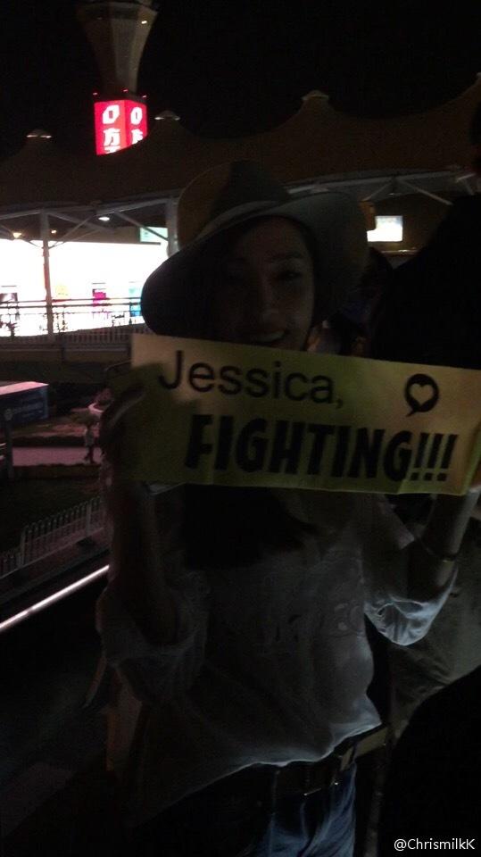 [PIC][23-04-2015]Jessica khởi hành đi Bắc Kinh để ghi hình cho chương trình "Super Athletes" CDSCGO_UEAA_Vxk
