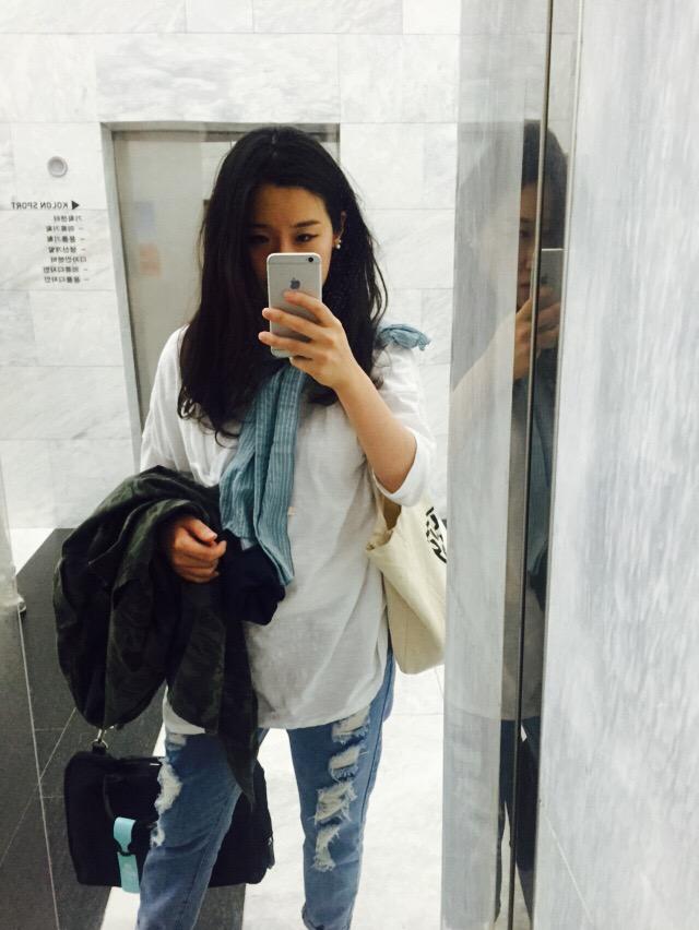 youngjooroh's tweet photo. #elevator #mirrorphotos http://t.co/FU7vE1suoR