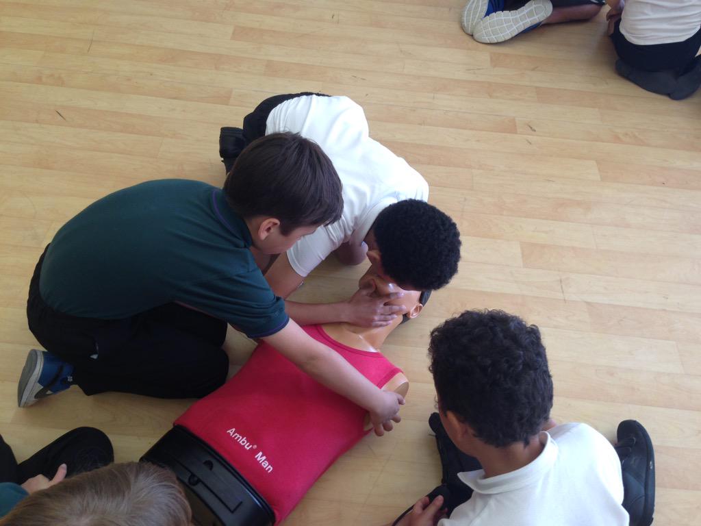 chesswoodschool's tweet photo. #CPR #firstaidinschool #DRAB amazing mature effort by our year 5 firstaiders #beextraordinary http://t.co/BfT5wwvF7O