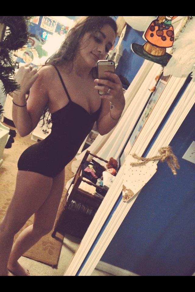 bootynweed's tweet photo. @AtlantaAmeezy is a fucking babe π©π©ππ #BootynWeed #weedsquad http://t.co/Umu5l83wUw