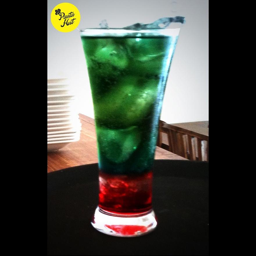 Selain seger, minuman ini nyess bgt di tenggorokan. Cobain deh "Night Sparkle"nya <a href="/pasta_hut/">PASTA HUT Solo</a> Gentan.. Mantaap!