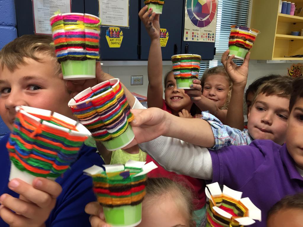 dpbrown99's tweet photo. Weaving lessons are fun and relaxing amidst Georgia Milestones and SLO! #SweetAppleES http://t.co/8YGwtbzqzz