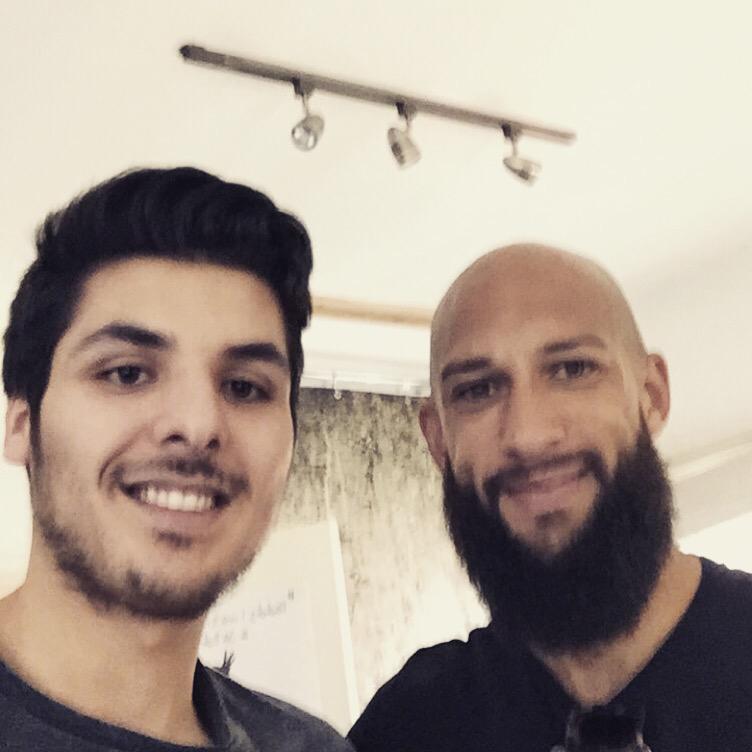 Rahoumzz's tweet photo. This #legend popped into our office today :) #perksofbeinginHale #backpackstudio #TimHoward ⚽️ http://t.co/tIWSn9lwei