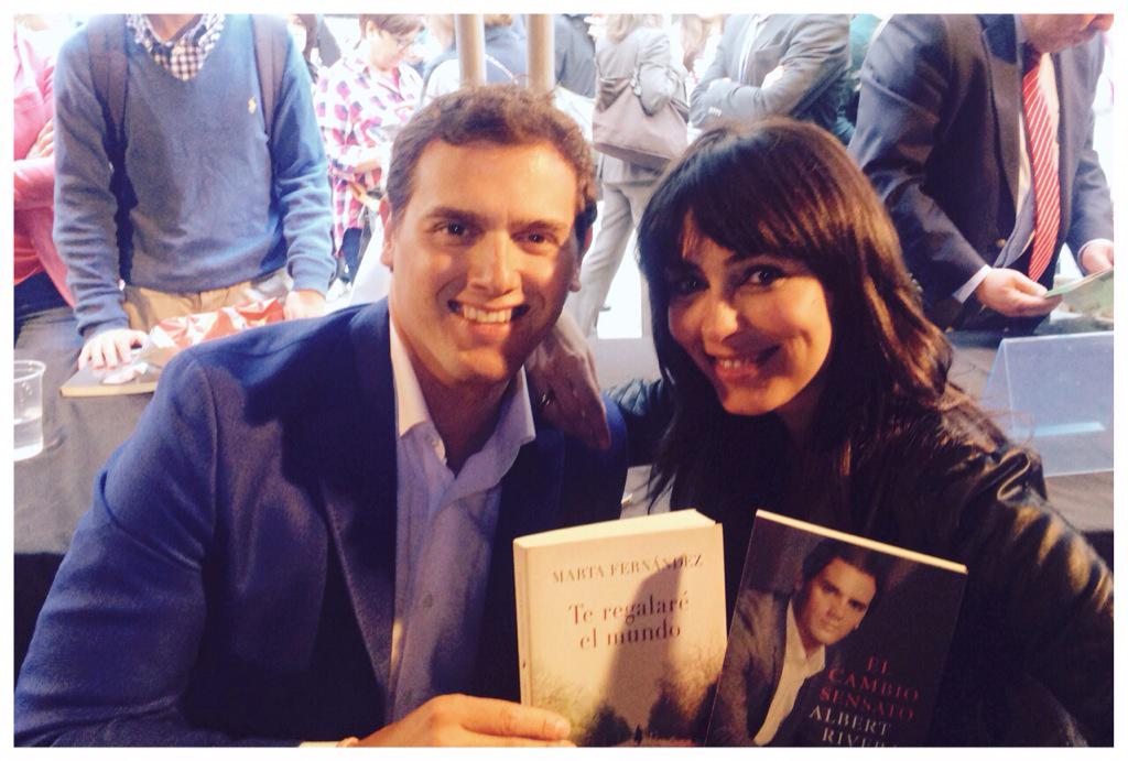 Albert_Rivera's tweet photo. He coincidido firmando libros con 2 grandes comunicadores y buena gente:
@ChristianG_7 y @mrtfernandez. #SantJordi http://t.co/4ZUw45M0pf