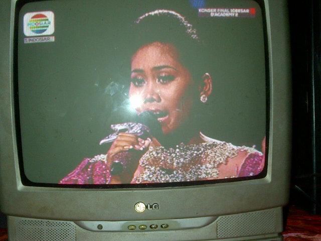 arulpanggala's tweet photo. Sya tdk ridho klw @DA2_evi yg tersenggol ini mlm..!? http://t.co/pv9EGT7qqX