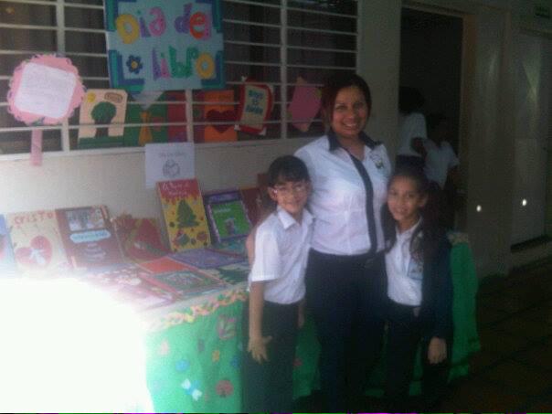 MAGNESIO723's tweet photo. Celebrando el día del libro http://t.co/9RyqiXbMil