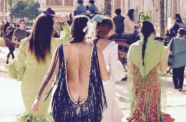 mrodriguezofi's tweet photo. Hay flamencas y flamencas ... #feriadeabril2015 #sevilla #porquetengoqueencontrarmeconestascosas #playmicky http://t.co/LvJEdl6SCY
