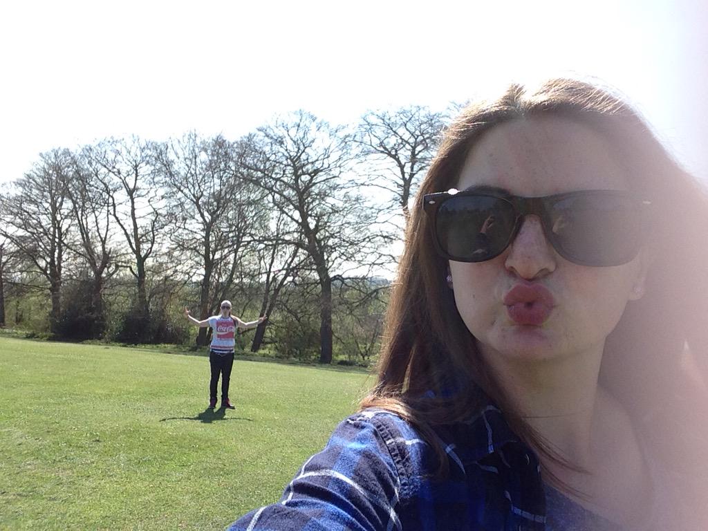 Harriet013's tweet photo. Sunny day walks 🐶🙈 @jaybevz http://t.co/Mdz74zyjeo