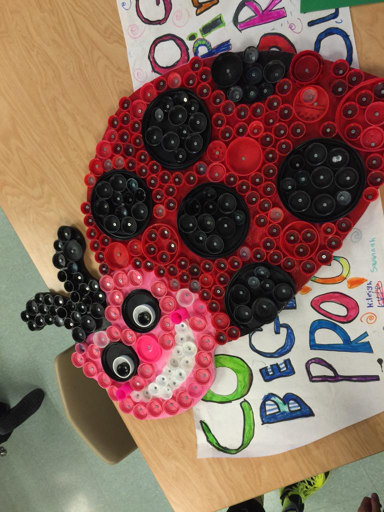 vmyers50's tweet photo. Community members collect bottle caps to create art.#TLIMErie http://t.co/Pvl8k9OQgY