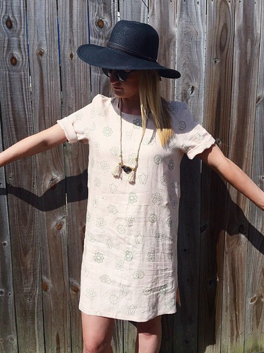 SOPONOLA's tweet photo. #FESTDREAMS day 3. This linen shift dress by @DUSENDUSEN stole our hearts. @KREWEduoptic @SanDiegoHatCo #TimesDeux http://t.co/JnPnPCbaXz