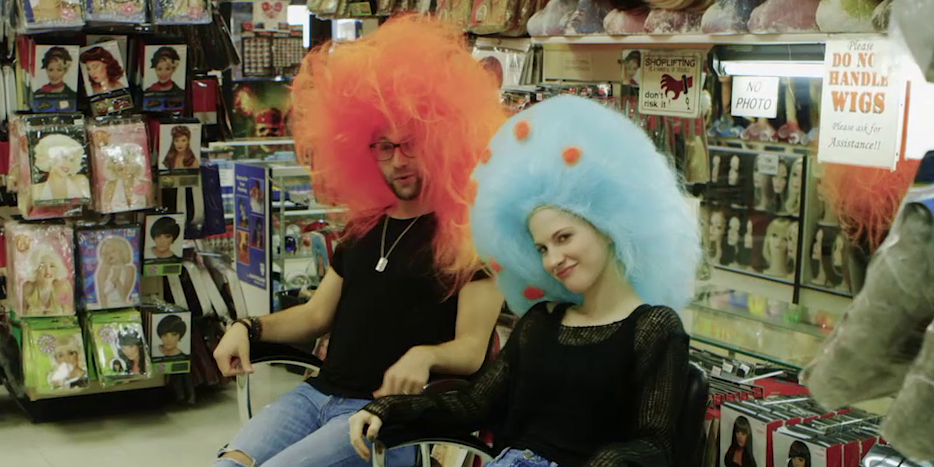 TheParamoreBand's tweet photo. Watch the latest #KissOff EP at http://t.co/NlTQcQjbh4 and share your make-up trials with #MyKissOff! http://t.co/0LMjIysn3C