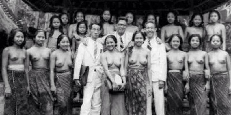 Tejo_Suket's tweet photo. "@tiaw666: Balinese https://t.co/YJlCEESNIV"