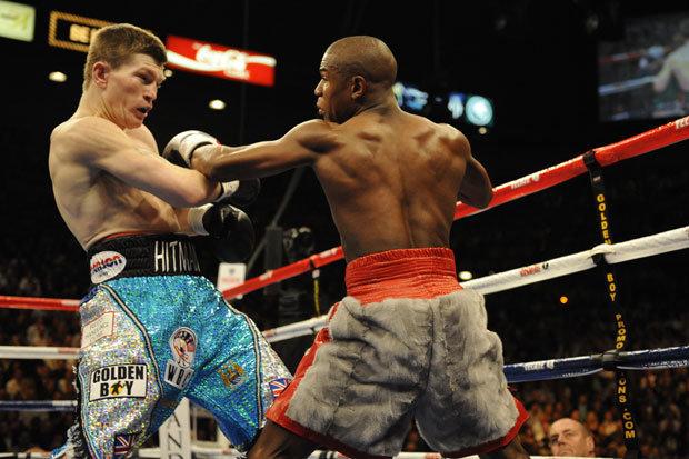 TheFightCity's tweet image. "It climaxed beautifully when Floyd baited Hatton into the corner and tagged him with a left" thefightcity.com/mayweather-vs-…