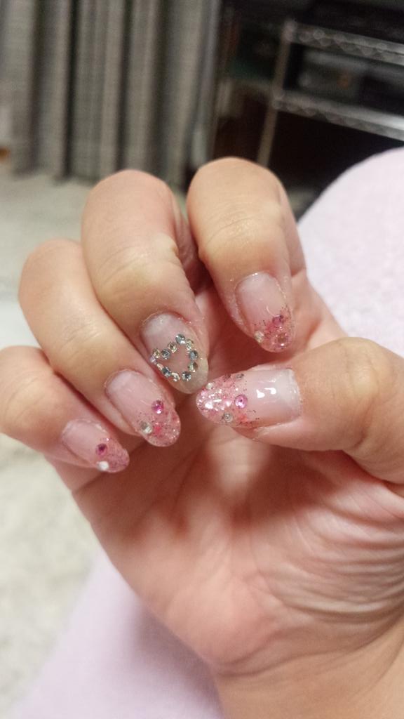 0772211's tweet photo. nail補修して中指オフして変えた♡ http://t.co/K9hdaqrrgI