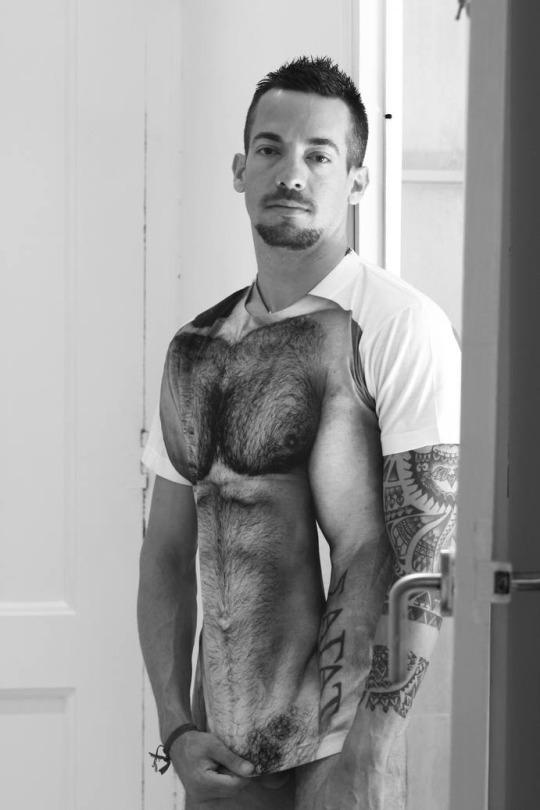 KICKSAGAT's tweet photo. the #BODYREALNESStee is BACK on http://t.co/Yghgr7Pgyx http://t.co/1PPs6uxQ0X