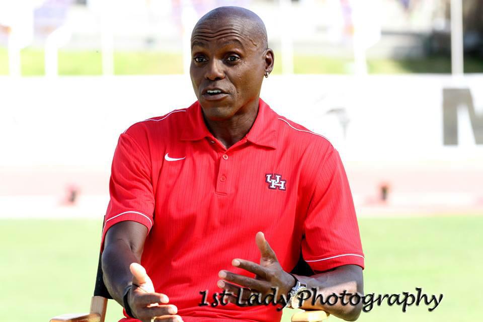 runmtsac's tweet photo. #MtSACRelays enjoyed having @Carl_Lewis of @UHCougarTF at #MTSAC15 http://t.co/dY1dQg5Lem