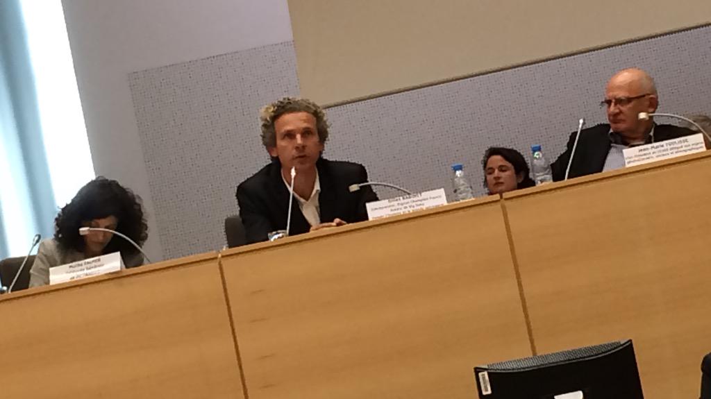 DavidSimplot's tweet photo. . @babgi à propos d'@euratechnologie : "vous avez un incubateur de niveau mondial, je n'ai jamais rien vu de pareil" http://t.co/ytXsRV6scT