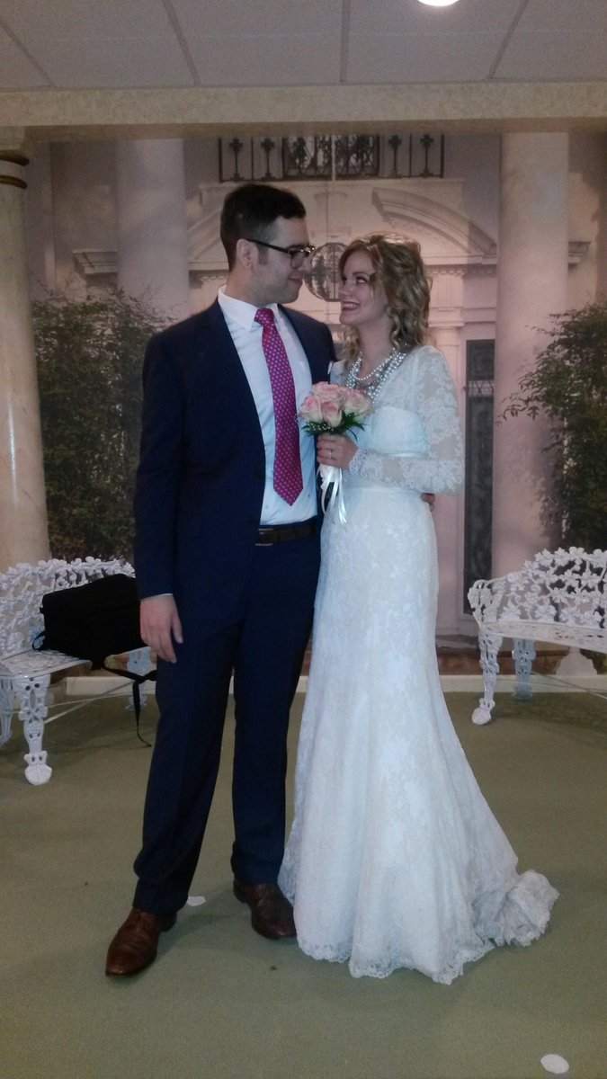 WestgateVegas's tweet photo. Congrats to #KayceeAndCameron on their #wedding today @Westgate_LV live on @TODAYshow #newlyweds #Elvis #Graceland http://t.co/gryxDZuriy
